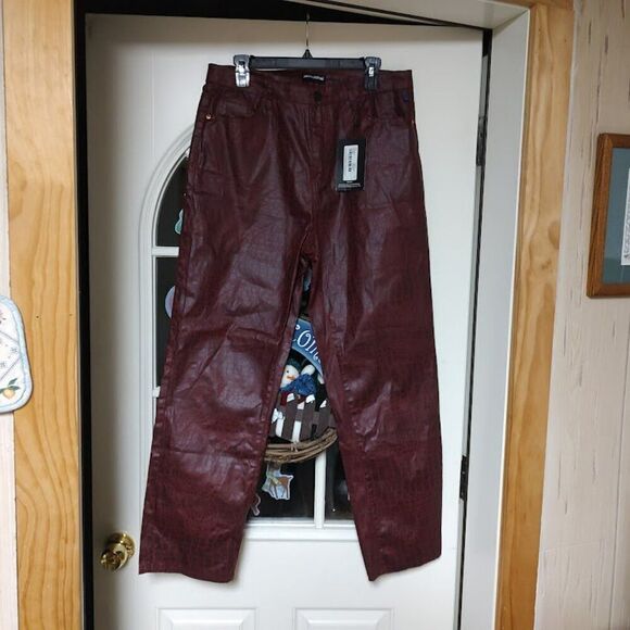 New Pretty Little Thing Dark Red Coated Denim Croc Straight Leg Jeans Women's 10 - Picture 1 of 4